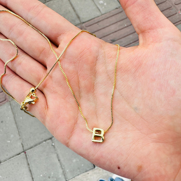 Collar letra B lisa #2