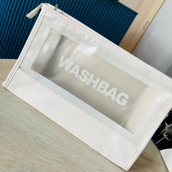 Cosmetiquera Washbag sobre blanco