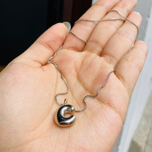 collar letra C bubble