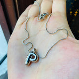 collar letra P bubble