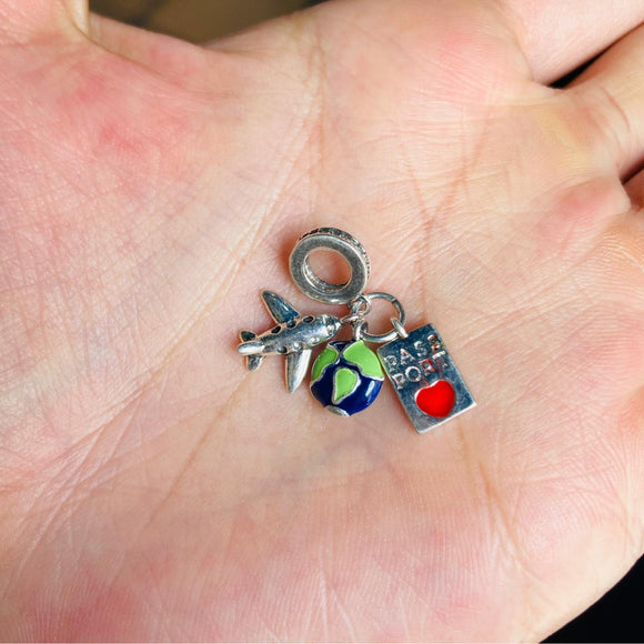 Charm Viajero plateado