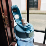 Botella Maybe Azul