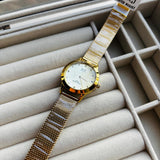 Reloj Q&Q malla Dorado