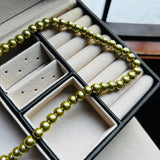 Collar perla oliva