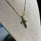 Collar cruz muranos verdes