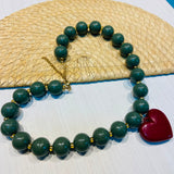 Collar Oliva Carmesi