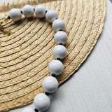 Collar blanco y negro
