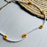 Collar gargantilla flor amarilla