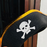Sombrero y parche pirata