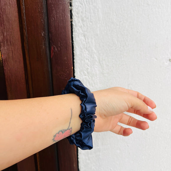 Scrunchie Ale mini azul noche