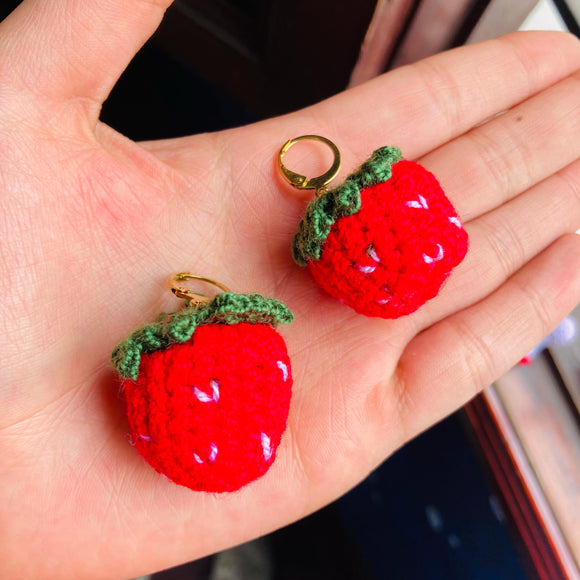 Candongas strawberry crochet