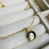 Collar Media Luna