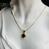 Collar Trebol Negro
