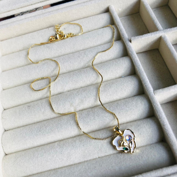 Collar bella