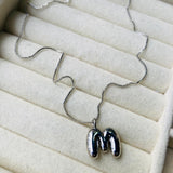 collar letra M bubble