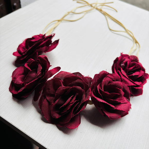 Tiara Flores Vinotinto