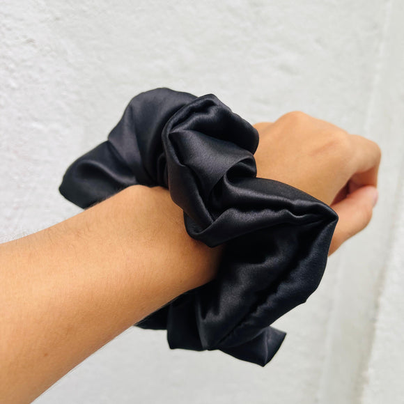 Scrunchie Ale Negra