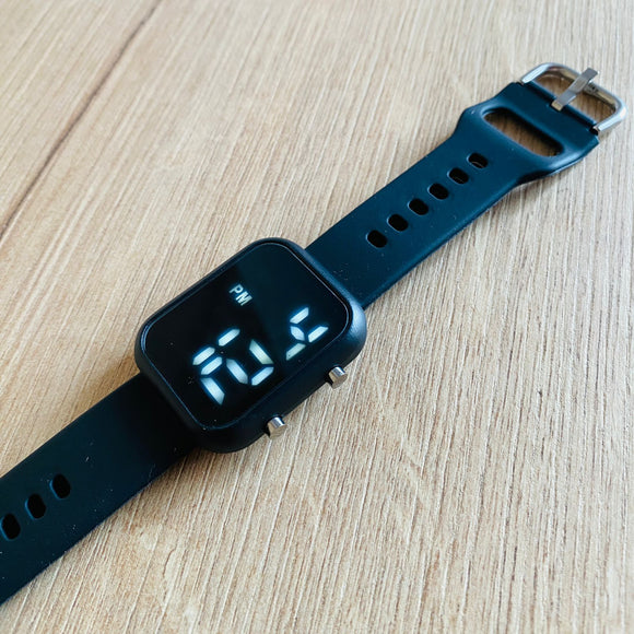 Reloj Led Negro Cuadrado